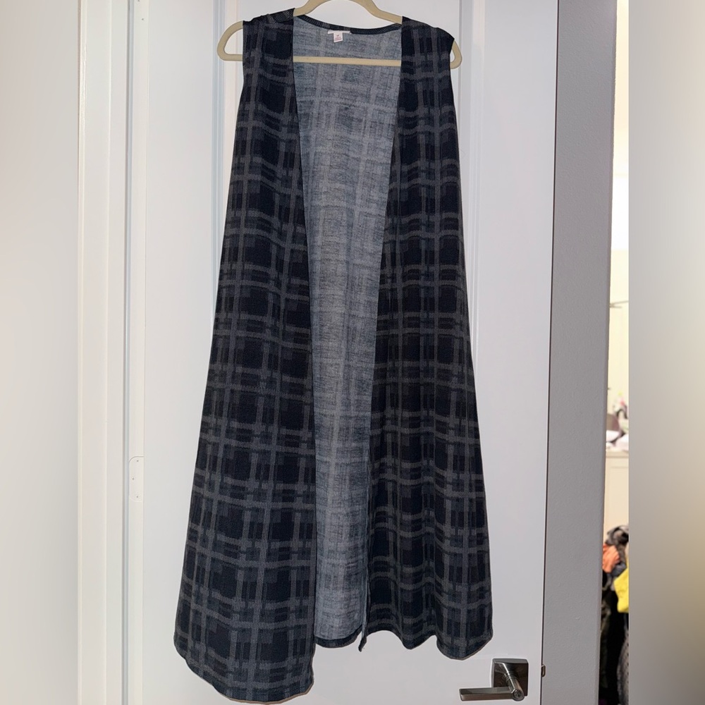 LuLaRoe Medium Joy Vest Black & Gray Checkered